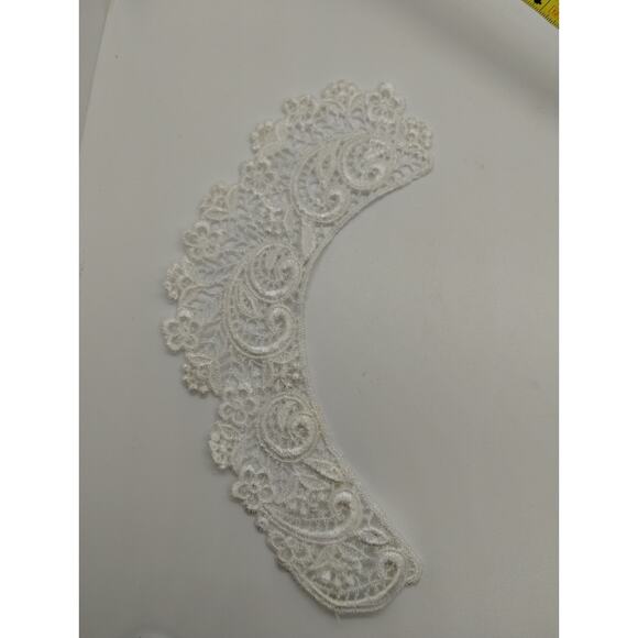 3 Pairs of Embroidered Applique Lace Corners - Pre-owned - 8" Long - Picture 6 of 7